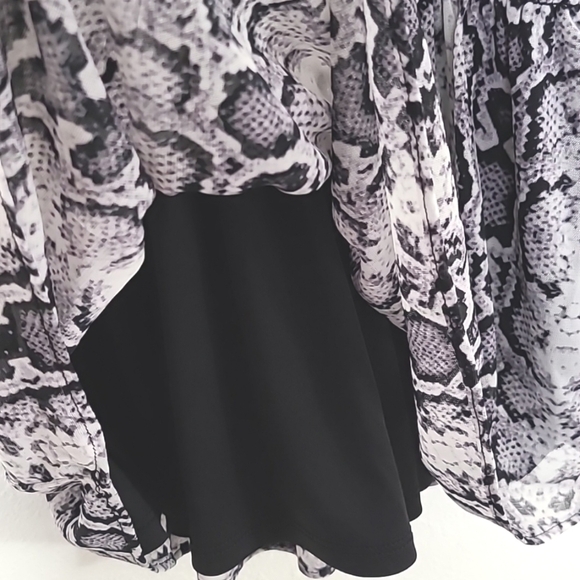 *NWT* EXPRESS Black/Gray Animal/Geometric Print Halter Top, size Small - Picture 7 of 8